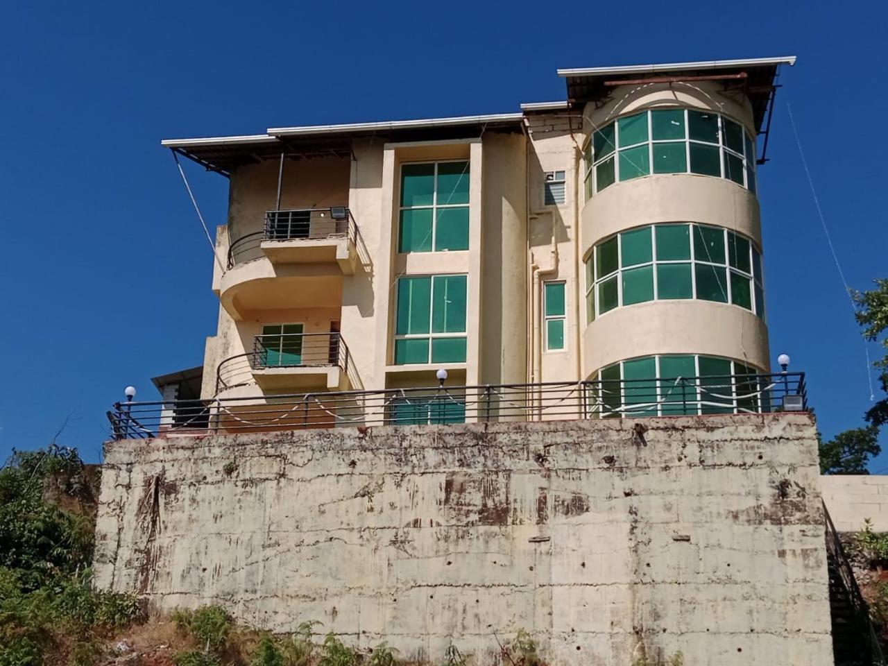 Dev Anand Villa ماهاباليشوار المظهر الخارجي الصورة
